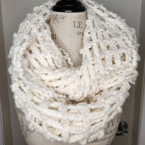 White square crochet stitch infinity scarf